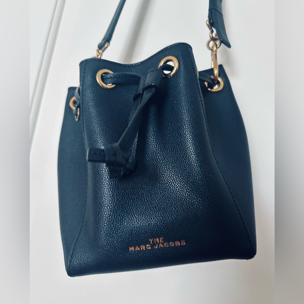 Leather bucket bag